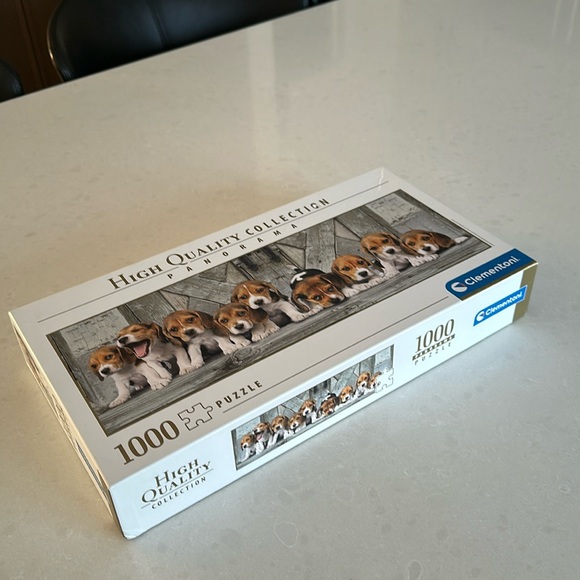 Beagles 1,000 piece panorama puzzle - Picture 1 of 4